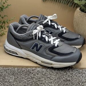 Vintage New Balance 2000  Special Edition Mens Size 9D Running Shoes M2000GR